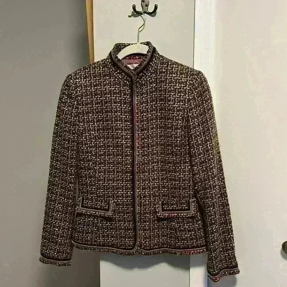 Tahari tweed blazer